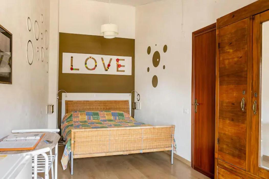 Stanza Con Terrazzo Vista Lago - Lakeholiday Кастель-ди-Тора Экстерьер фото